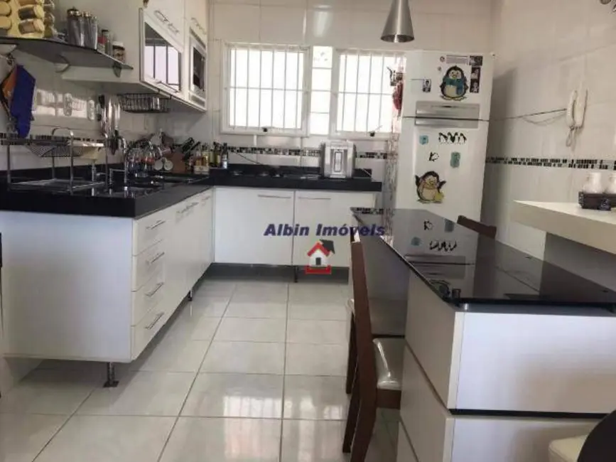 Foto 8 de Casa com 3 quartos à venda, 360m2 em Serra Grande, Niteroi - RJ