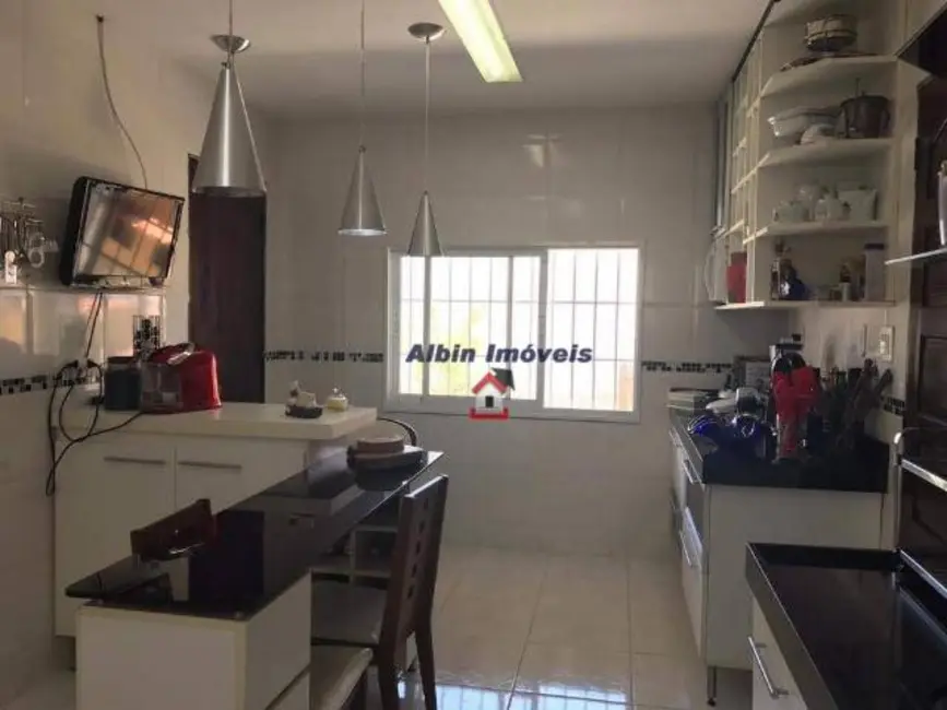 Foto 7 de Casa com 3 quartos à venda, 360m2 em Serra Grande, Niteroi - RJ