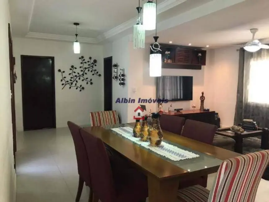 Foto 5 de Casa com 3 quartos à venda, 360m2 em Serra Grande, Niteroi - RJ