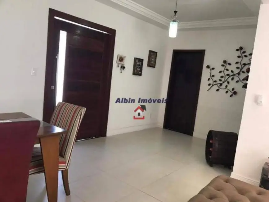 Foto 6 de Casa com 3 quartos à venda, 360m2 em Serra Grande, Niteroi - RJ