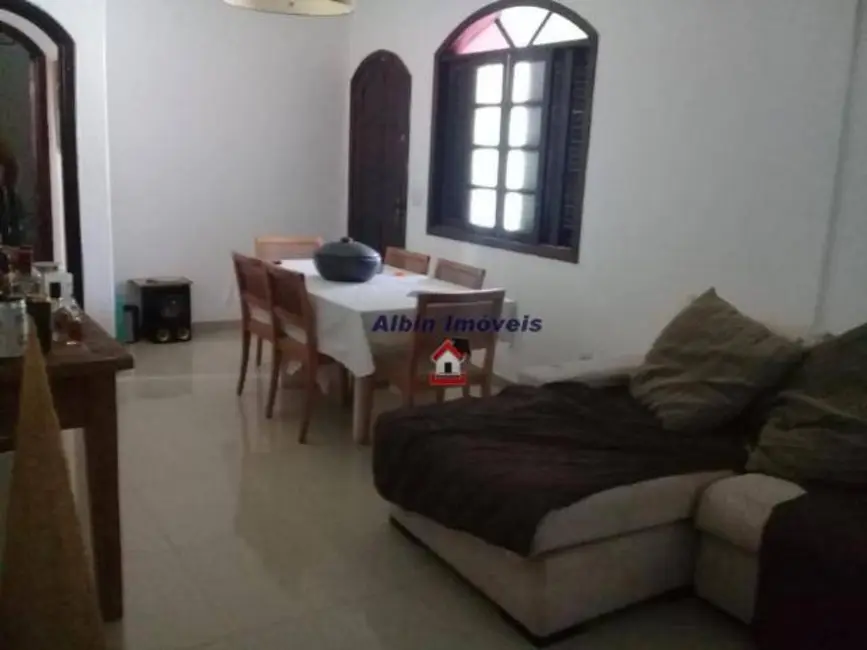 Casa com 2 quartos à venda, 360m2 em Piratininga, Niteroi - RJ - imagem 3 Foto 3 de Casa com 2 quartos à venda, 360m2 em Piratininga, Niteroi - RJ