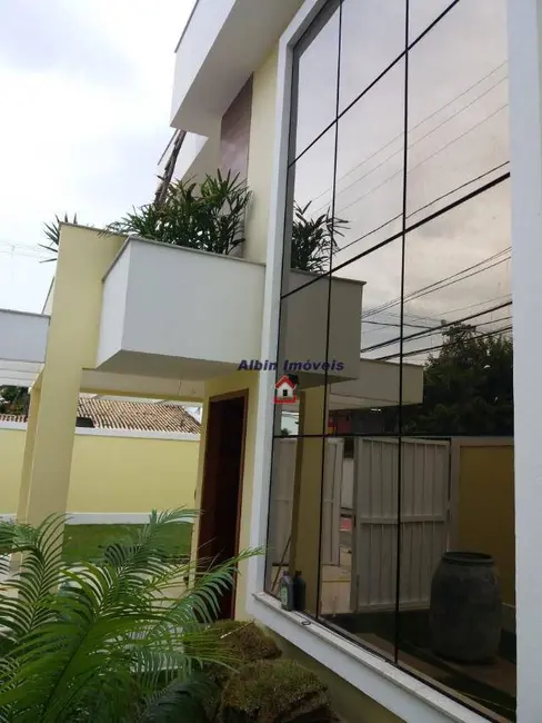 Foto 1 de Casa com 4 quartos à venda, 180m2 em Piratininga, Niteroi - RJ