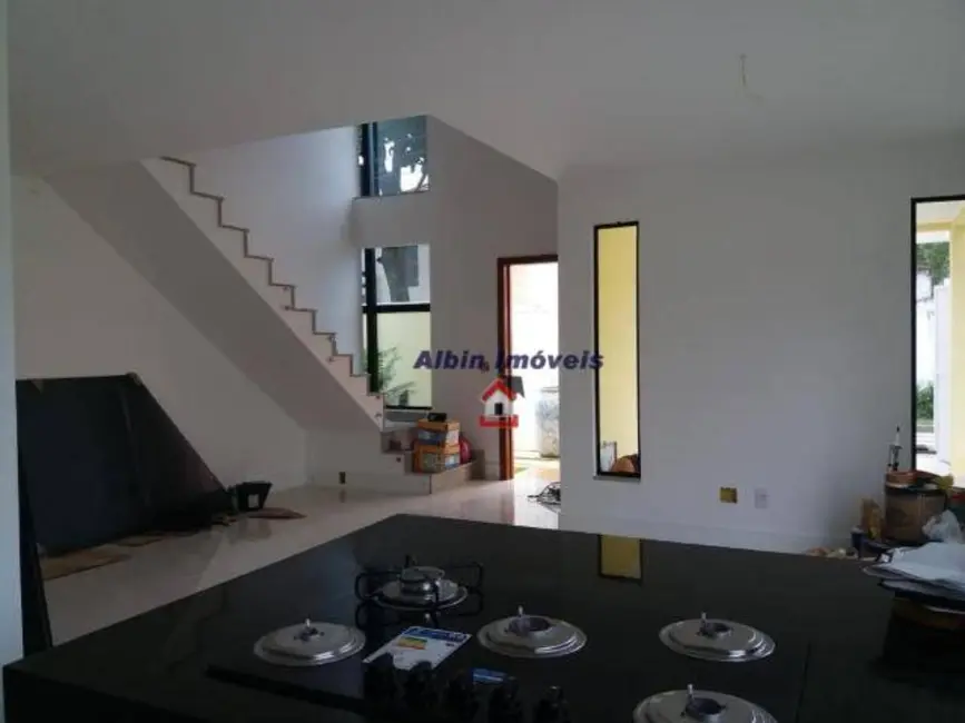 Foto 4 de Casa com 4 quartos à venda, 180m2 em Piratininga, Niteroi - RJ