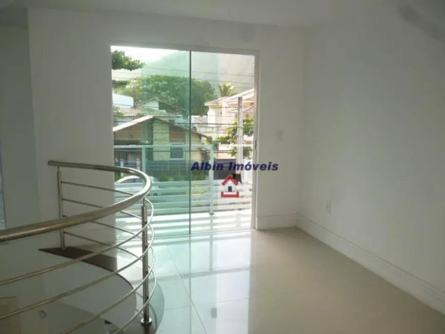 Foto 3 de Casa com 5 quartos à venda, 475m2 em Itacoatiara, Niteroi - RJ