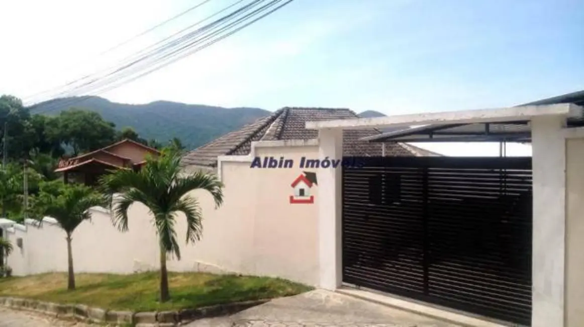 Foto 2 de Casa com 3 quartos à venda, 360m2 em Itaipu, Niteroi - RJ