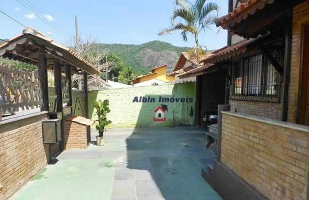 Foto 3 de Casa com 4 quartos à venda, 360m2 em Itaipu, Niteroi - RJ