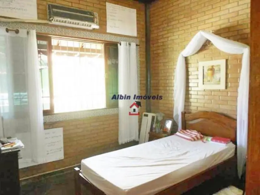 Foto 9 de Casa com 4 quartos à venda, 360m2 em Itaipu, Niteroi - RJ