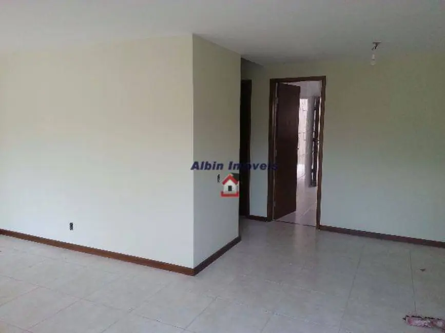 Foto 9 de Casa com 4 quartos à venda, 180m2 em Serra Grande, Niteroi - RJ