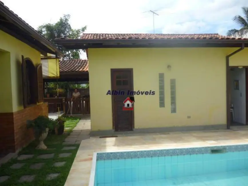 Foto 4 de Casa com 3 quartos à venda, 450m2 em Itaipu, Niteroi - RJ