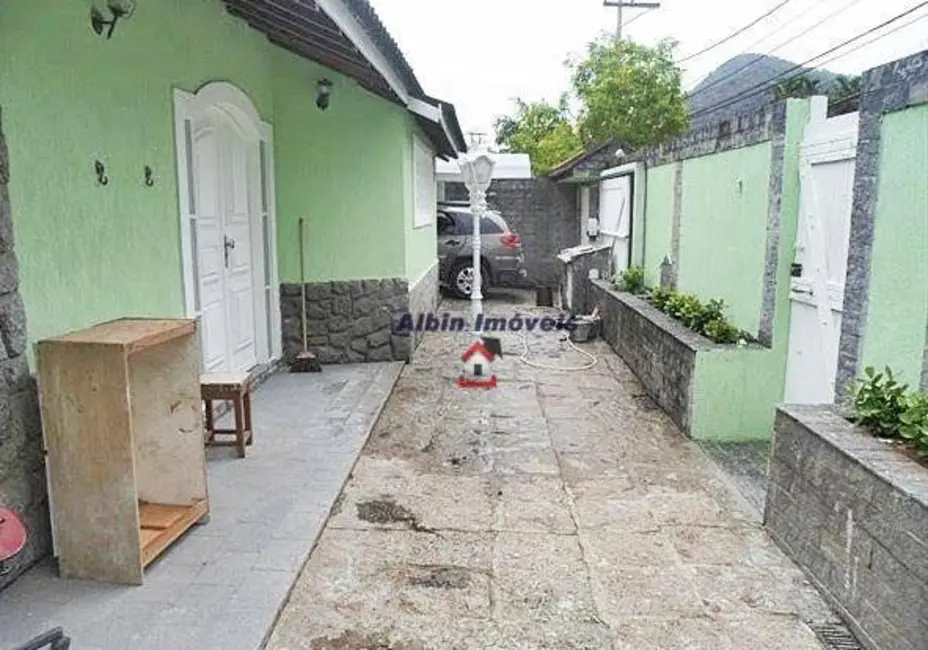 Foto 9 de Casa com 3 quartos à venda, 180m2 em Piratininga, Niteroi - RJ