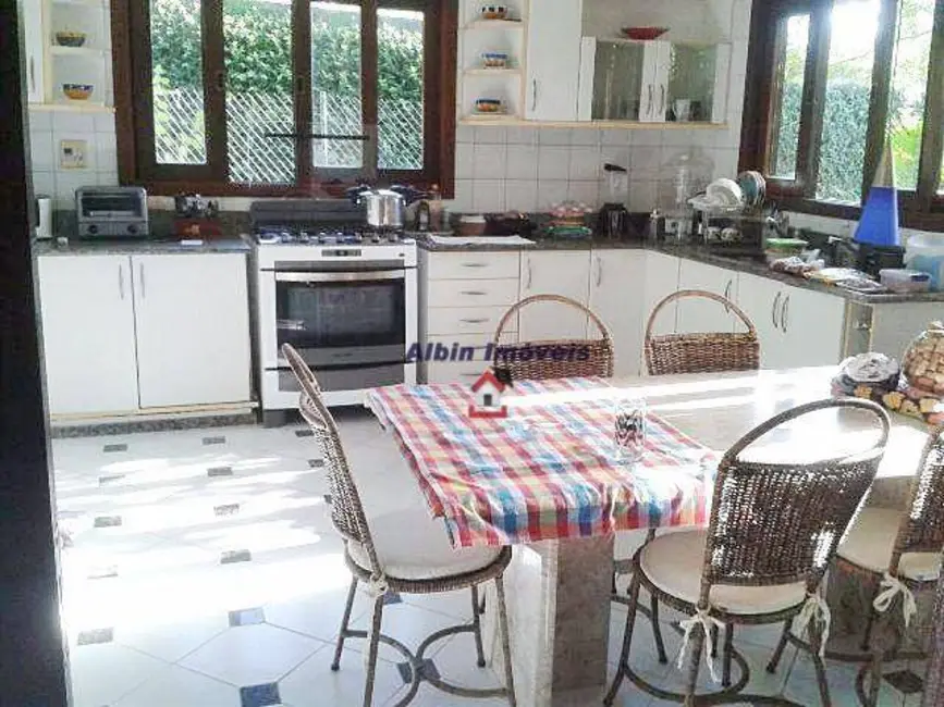 Casa de Condomínio com 4 quartos à venda, 1300m2 em Piratininga, Niteroi - RJ - imagem 5 Foto 5 de Casa de Condomínio com 4 quartos à venda, 1300m2 em Piratininga, Niteroi - RJ