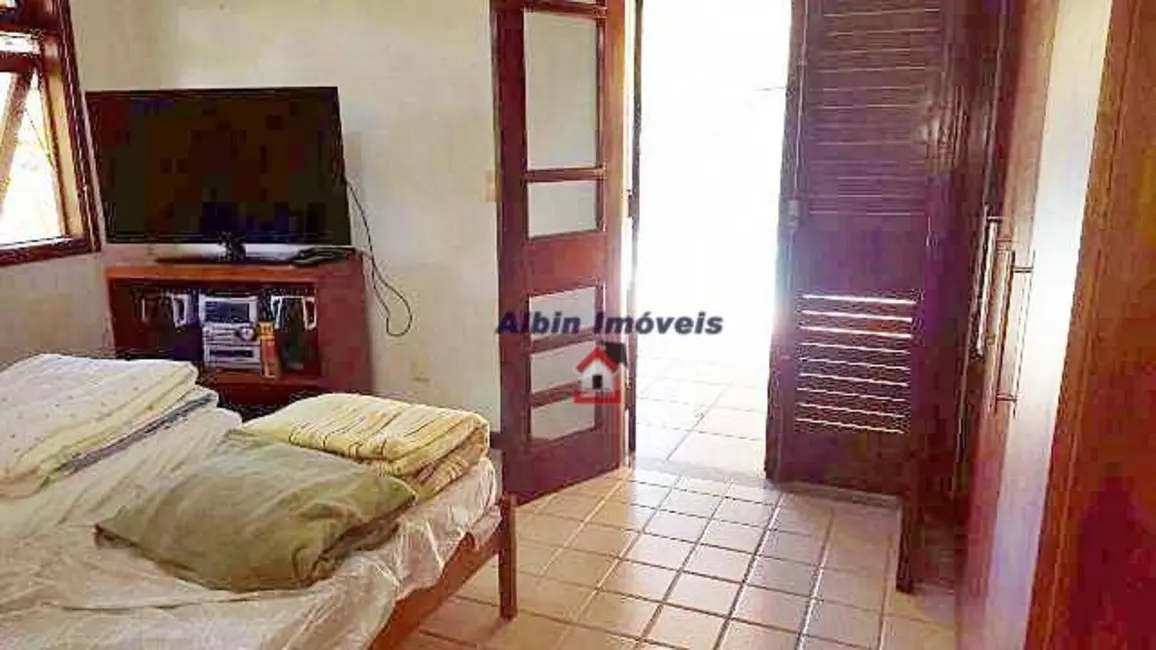 Casa de Condomínio com 4 quartos à venda, 1300m2 em Piratininga, Niteroi - RJ - imagem 9 Foto 9 de Casa de Condomínio com 4 quartos à venda, 1300m2 em Piratininga, Niteroi - RJ