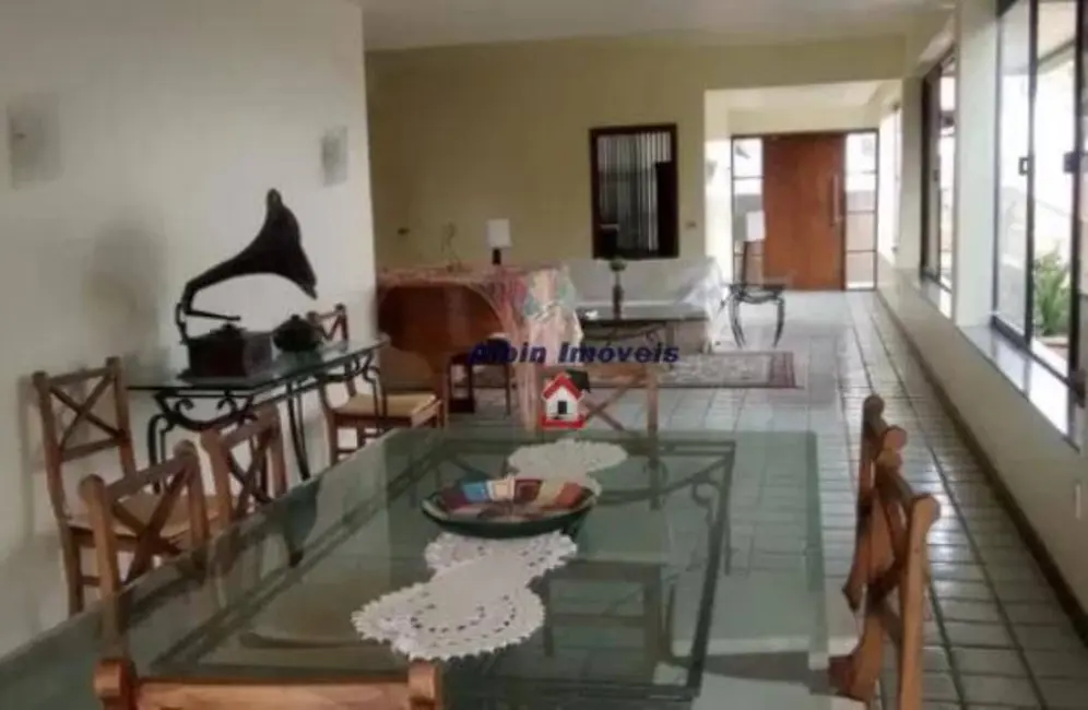 Casa de Condomínio com 4 quartos à venda, 515m2 em Camboinhas, Niteroi - RJ - imagem 3 Foto 3 de Casa de Condomínio com 4 quartos à venda, 515m2 em Camboinhas, Niteroi - RJ