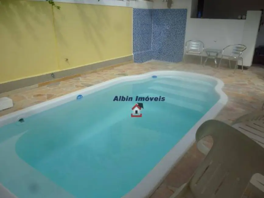 Foto 6 de Casa com 2 quartos à venda, 180m2 em Serra Grande, Niteroi - RJ