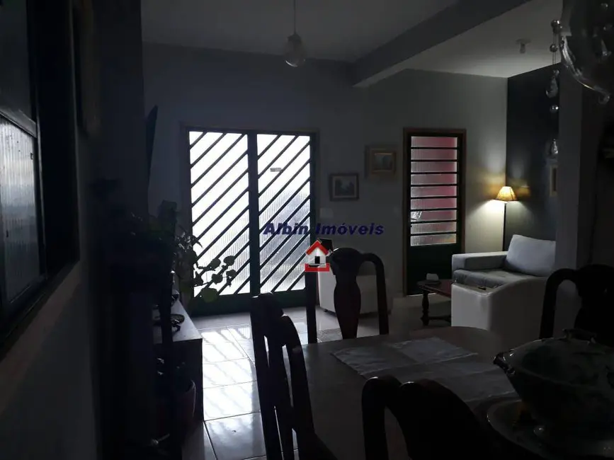 Foto 3 de Casa com 4 quartos à venda, 180m2 em Itaipu, Niteroi - RJ