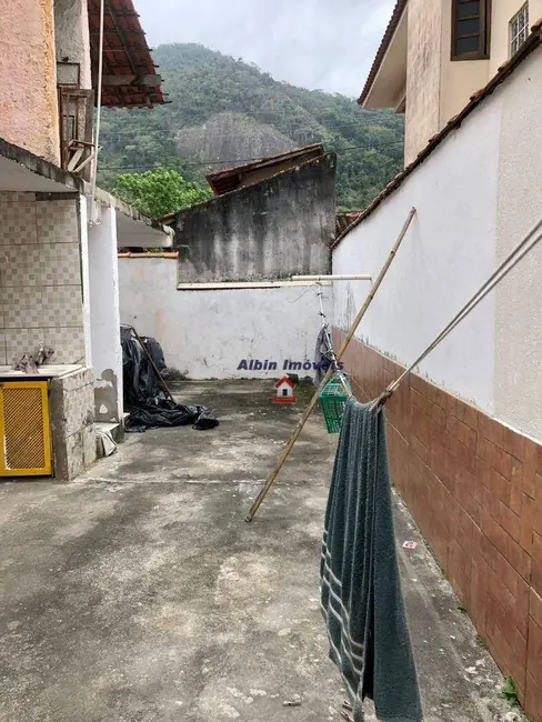 Foto 8 de Casa com 2 quartos à venda, 360m2 em Piratininga, Niteroi - RJ