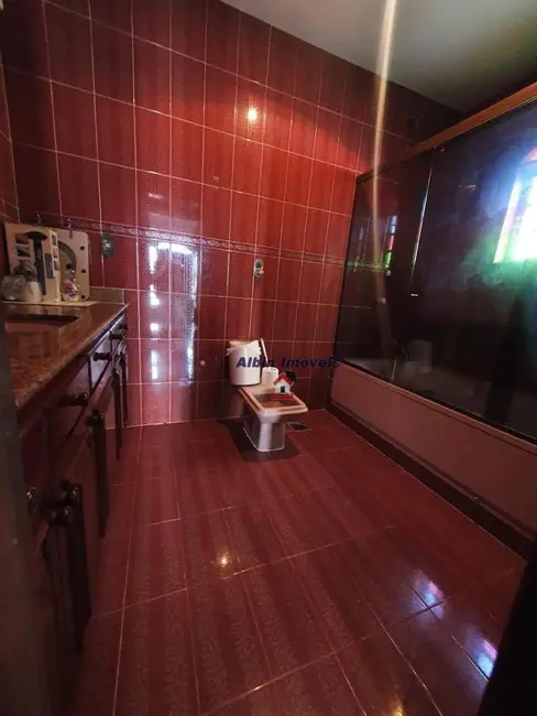 Casa com 5 quartos à venda, 360m2 em Marazul, Niteroi - RJ - imagem 8 Foto 8 de Casa com 5 quartos à venda, 360m2 em Marazul, Niteroi - RJ