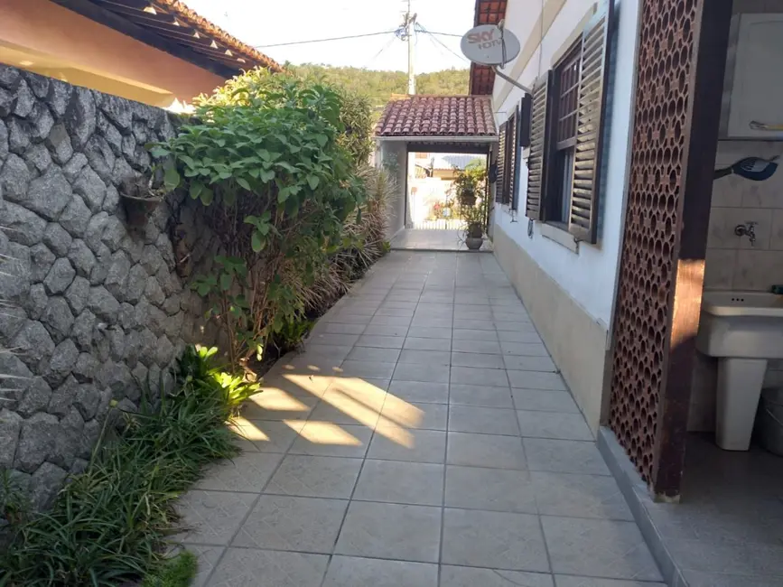 Foto 3 de Casa com 4 quartos à venda, 360m2 em Piratininga, Niteroi - RJ