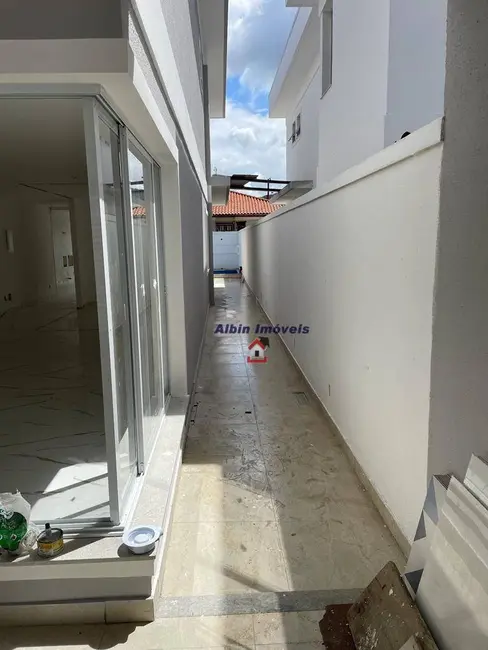 Foto 4 de Casa de Condomínio com 4 quartos à venda, 180m2 em Itaipu, Niteroi - RJ