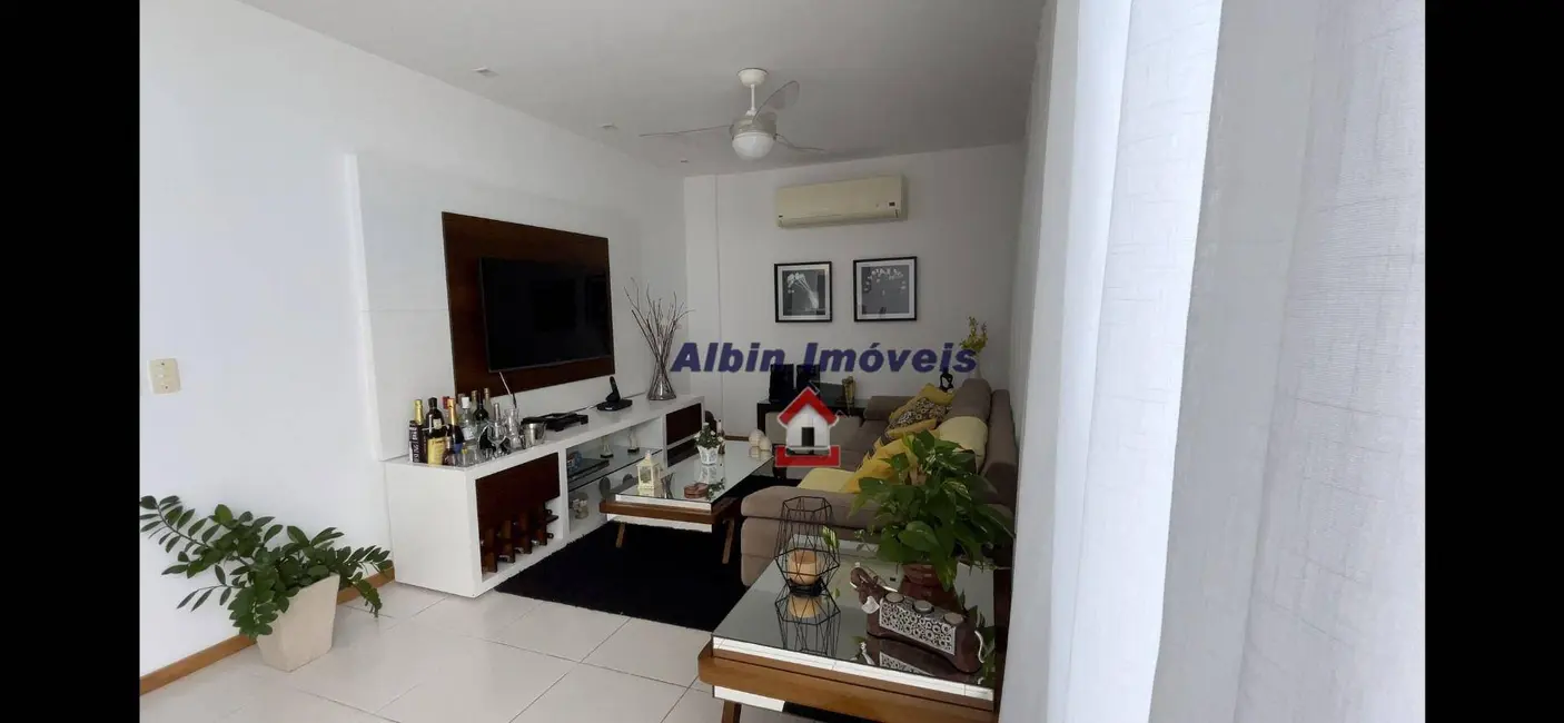 Cobertura com 3 quartos à venda, 280m2 em Piratininga, Niteroi - RJ - imagem 4 Foto 4 de Cobertura com 3 quartos à venda, 280m2 em Piratininga, Niteroi - RJ