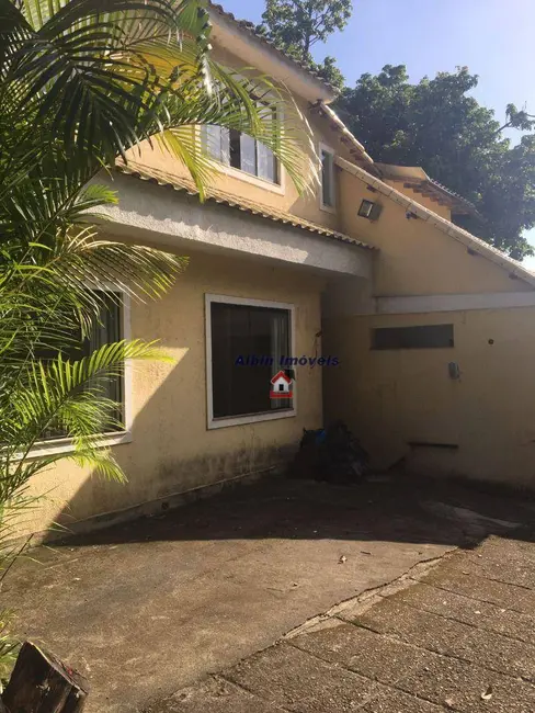 Casa de Condomínio com 4 quartos à venda, 700m2 em Maceió, Niteroi - RJ - imagem 2 Foto 2 de Casa de Condomínio com 4 quartos à venda, 700m2 em Maceió, Niteroi - RJ