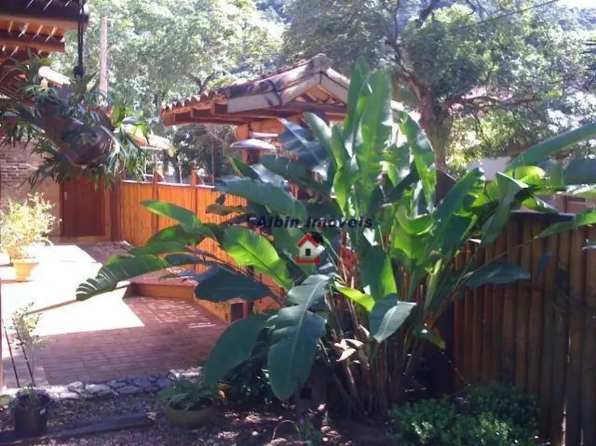 Casa com 4 quartos à venda, 494m2 em Itacoatiara, Niteroi - RJ - imagem 6 Foto 6 de Casa com 4 quartos à venda, 494m2 em Itacoatiara, Niteroi - RJ