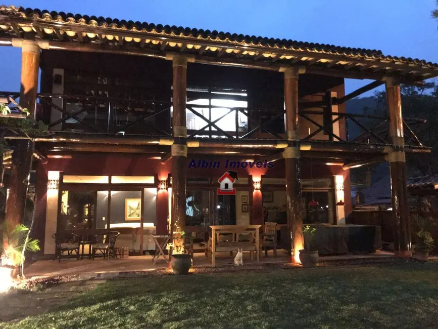 Casa com 4 quartos à venda, 494m2 em Itacoatiara, Niteroi - RJ - imagem 1 Foto 1 de Casa com 4 quartos à venda, 494m2 em Itacoatiara, Niteroi - RJ