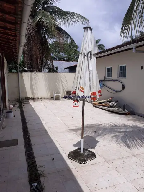 Foto 4 de Casa de Condomínio com 3 quartos à venda, 360m2 em Itaipu, Niteroi - RJ