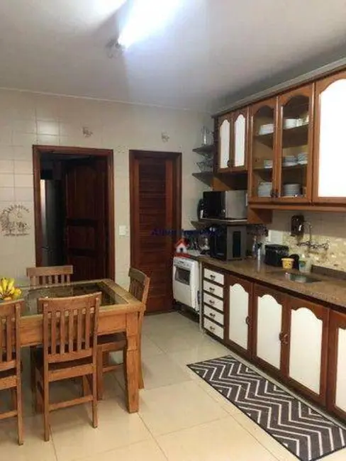 Foto 9 de Casa com 4 quartos à venda, 225m2 em Itaipu, Niteroi - RJ