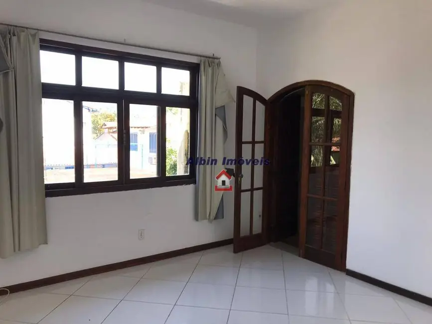 Foto 8 de Casa com 8 quartos à venda, 360m2 em Piratininga, Niteroi - RJ