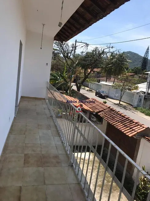 Foto 7 de Casa com 8 quartos à venda, 360m2 em Piratininga, Niteroi - RJ