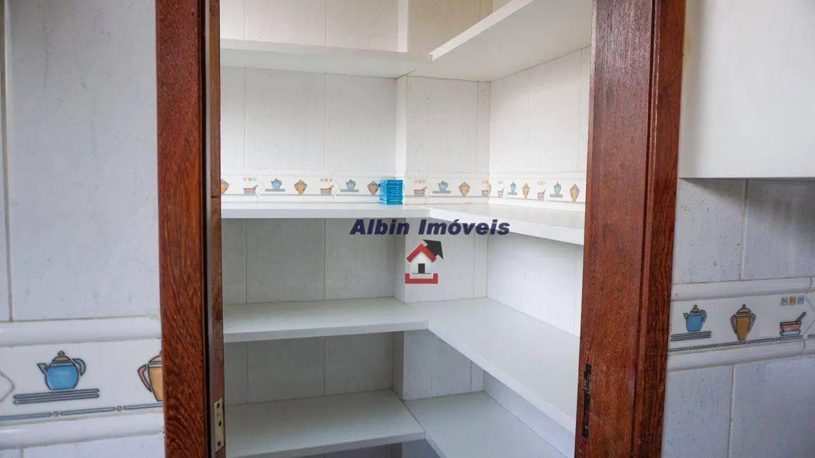 Foto 5 de Casa com 3 quartos à venda, 365m2 em Serra Grande, Niteroi - RJ