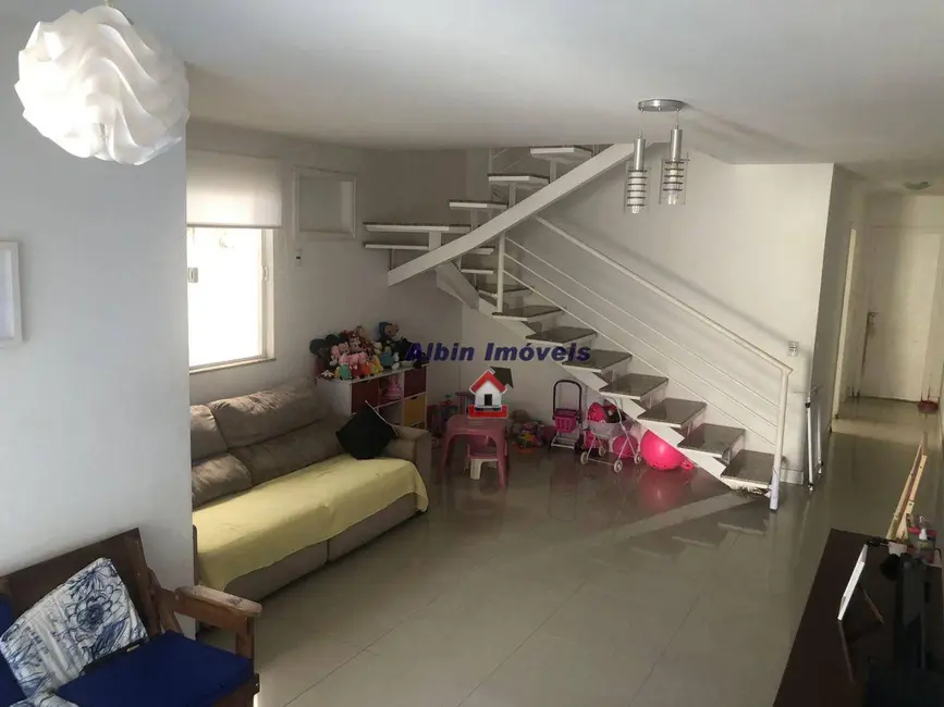 Foto 7 de Casa com 3 quartos à venda, 180m2 em Serra Grande, Niteroi - RJ