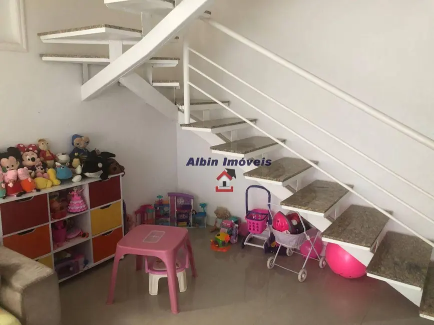 Foto 6 de Casa com 3 quartos à venda, 180m2 em Serra Grande, Niteroi - RJ