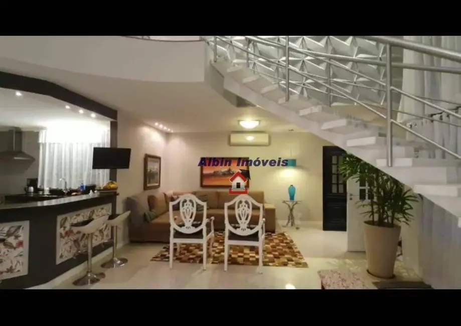 Foto 9 de Casa com 4 quartos à venda, 250m2 em Serra Grande, Niteroi - RJ