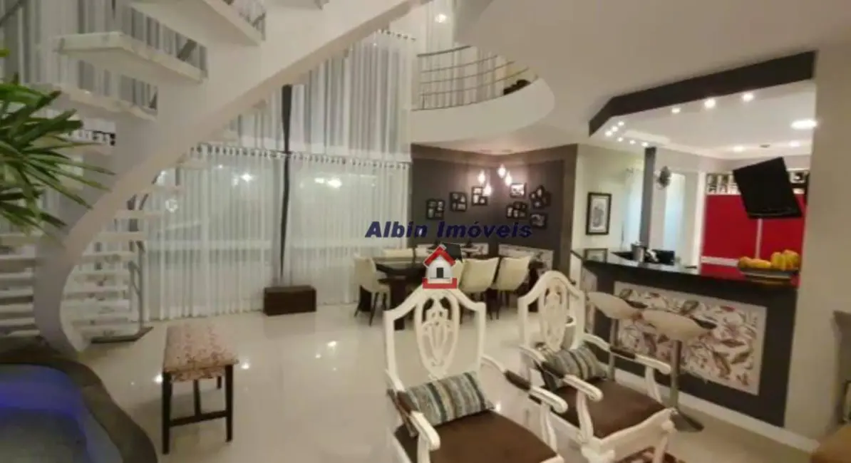 Foto 7 de Casa com 4 quartos à venda, 250m2 em Serra Grande, Niteroi - RJ