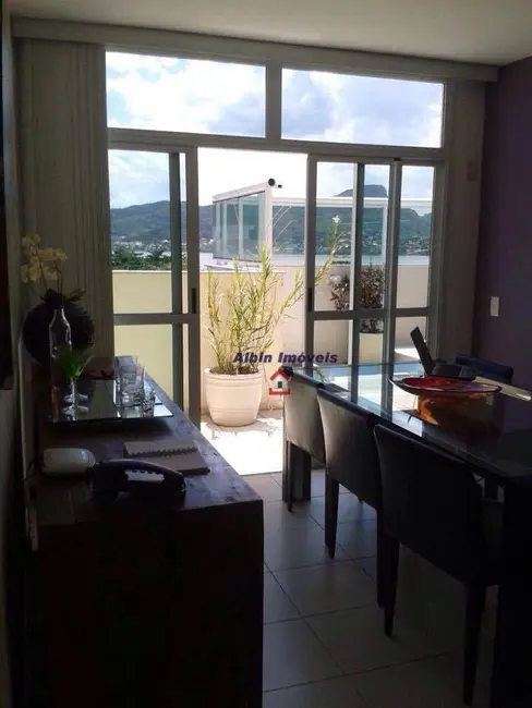 Cobertura com 2 quartos à venda, 114m2 em Piratininga, Niteroi - RJ - imagem 3 Foto 3 de Cobertura com 2 quartos à venda, 114m2 em Piratininga, Niteroi - RJ