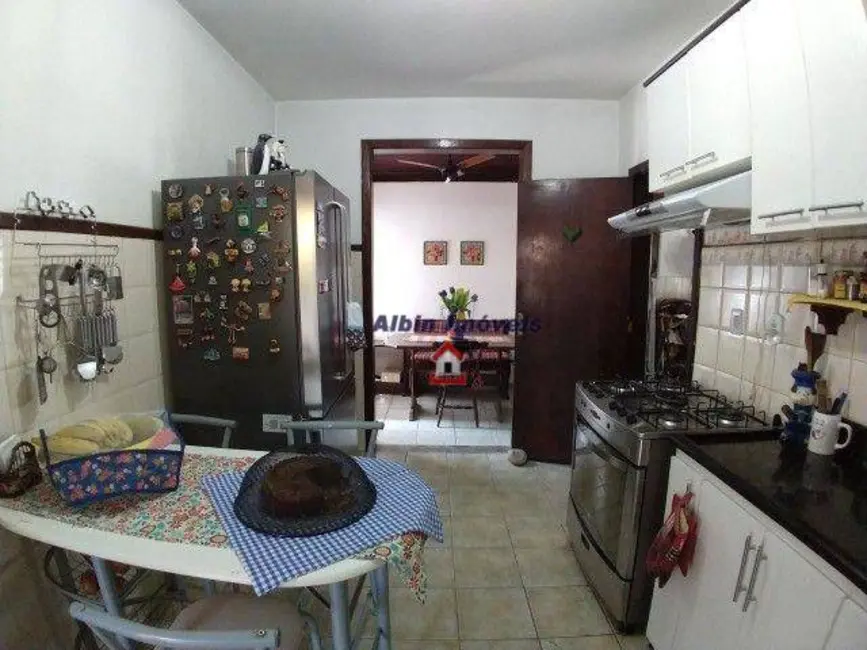 Casa com 3 quartos à venda, 360m2 em Maravista, Niteroi - RJ - imagem 8 Foto 8 de Casa com 3 quartos à venda, 360m2 em Maravista, Niteroi - RJ
