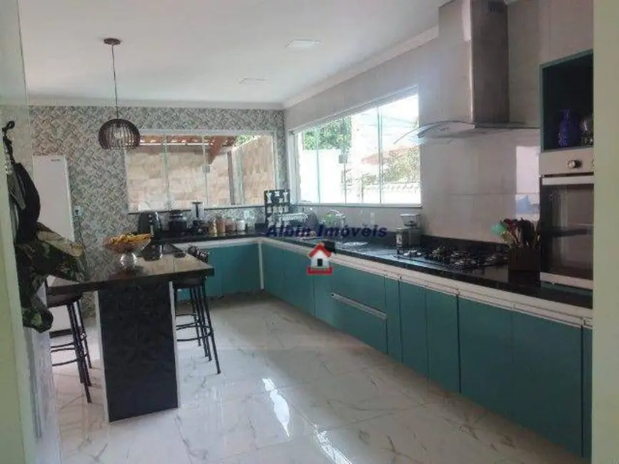 Foto 4 de Casa com 4 quartos à venda, 450m2 em Itaipu, Niteroi - RJ