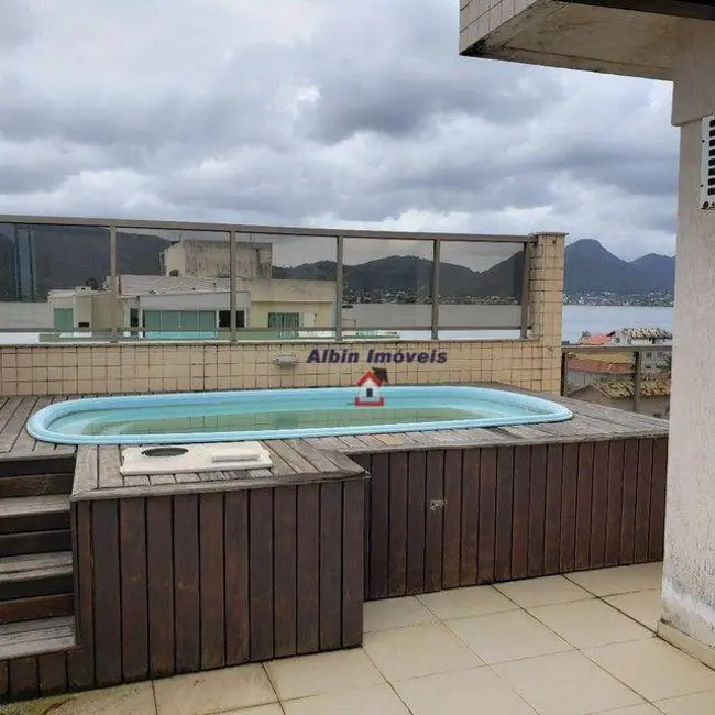 Foto 1 de Cobertura com 3 quartos à venda, 200m2 em Piratininga, Niteroi - RJ