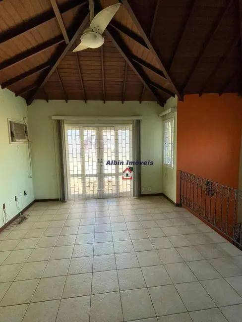 Foto 4 de Casa com 4 quartos à venda, 360m2 em Piratininga, Niteroi - RJ
