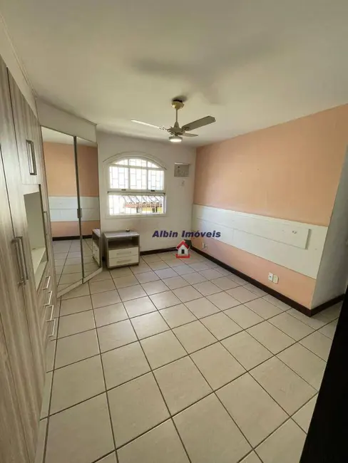 Foto 3 de Casa com 4 quartos à venda, 360m2 em Piratininga, Niteroi - RJ