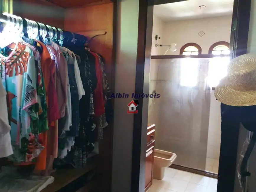 Foto 8 de Casa com 5 quartos à venda, 360m2 em Piratininga, Niteroi - RJ