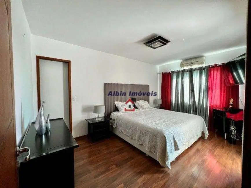 Casa de Condomínio com 6 quartos à venda, 560m2 em Itaipu, Niteroi - RJ - imagem 9 Foto 9 de Casa de Condomínio com 6 quartos à venda, 560m2 em Itaipu, Niteroi - RJ