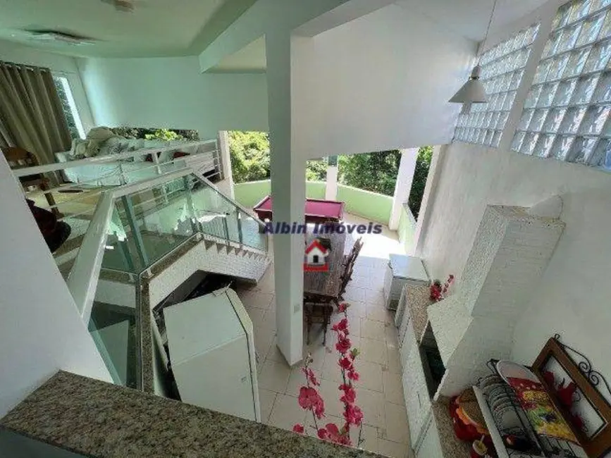 Casa de Condomínio com 6 quartos à venda, 560m2 em Itaipu, Niteroi - RJ - imagem 3 Foto 3 de Casa de Condomínio com 6 quartos à venda, 560m2 em Itaipu, Niteroi - RJ