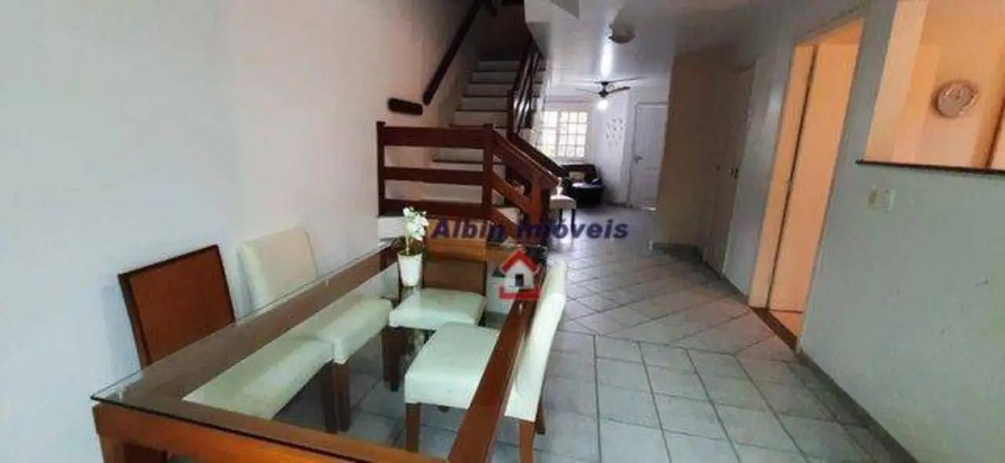 Foto 3 de Casa de Condomínio com 3 quartos à venda, 130m2 em Camboinhas, Niteroi - RJ
