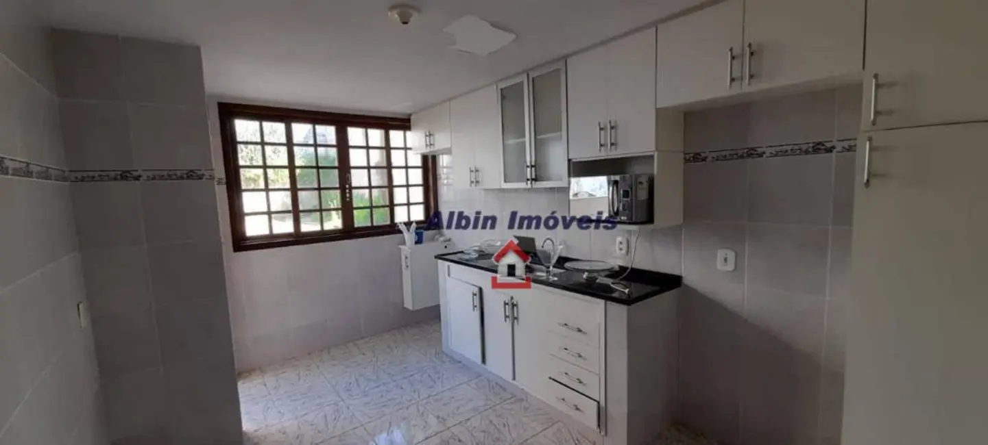 Casa com 3 quartos à venda, 180m2 em Niteroi - RJ - imagem 3 Foto 3 de Casa com 3 quartos à venda, 180m2 em Niteroi - RJ