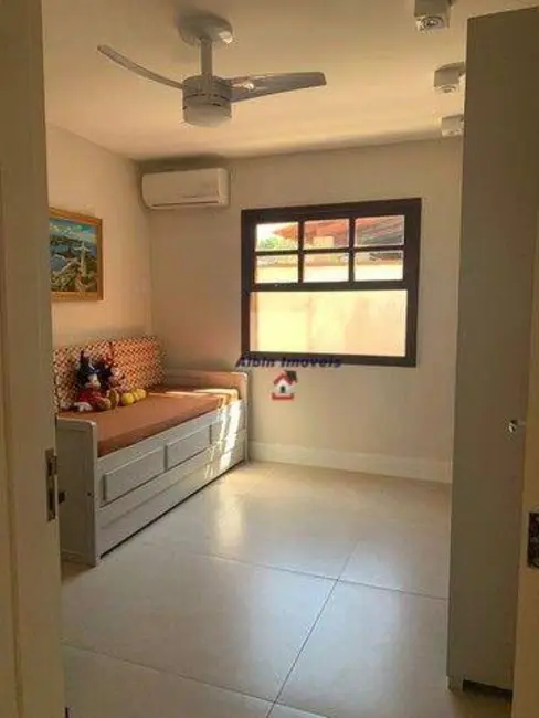 Foto 7 de Casa com 4 quartos à venda, 360m2 em Piratininga, Niteroi - RJ