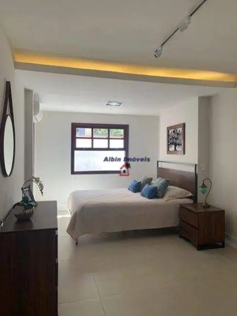 Foto 8 de Casa com 4 quartos à venda, 360m2 em Piratininga, Niteroi - RJ