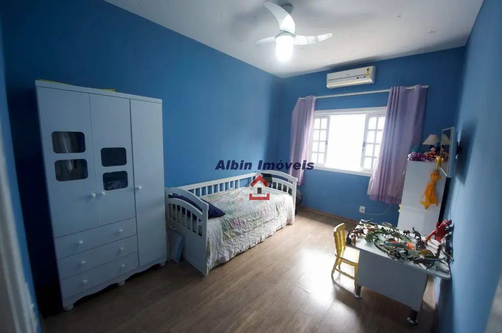 Foto 9 de Casa de Condomínio com 6 quartos à venda, 450m2 em Maria Paula, Niteroi - RJ